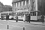 Düwag ? - Stadtwerke Bielefeld "144"
__.__.1958 - Bielefeld, Haltestelle Berliner Platz
Karl-Heinz-Kelzenberg [†] (Archiv Helmut Beyer)